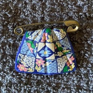 Vintage hard clay quilt pin